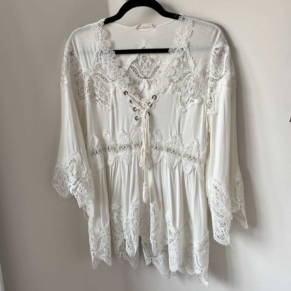 American threads white lace top
